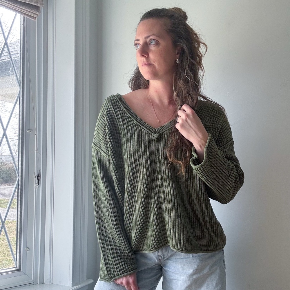 AE V-Neck Knit Sweater